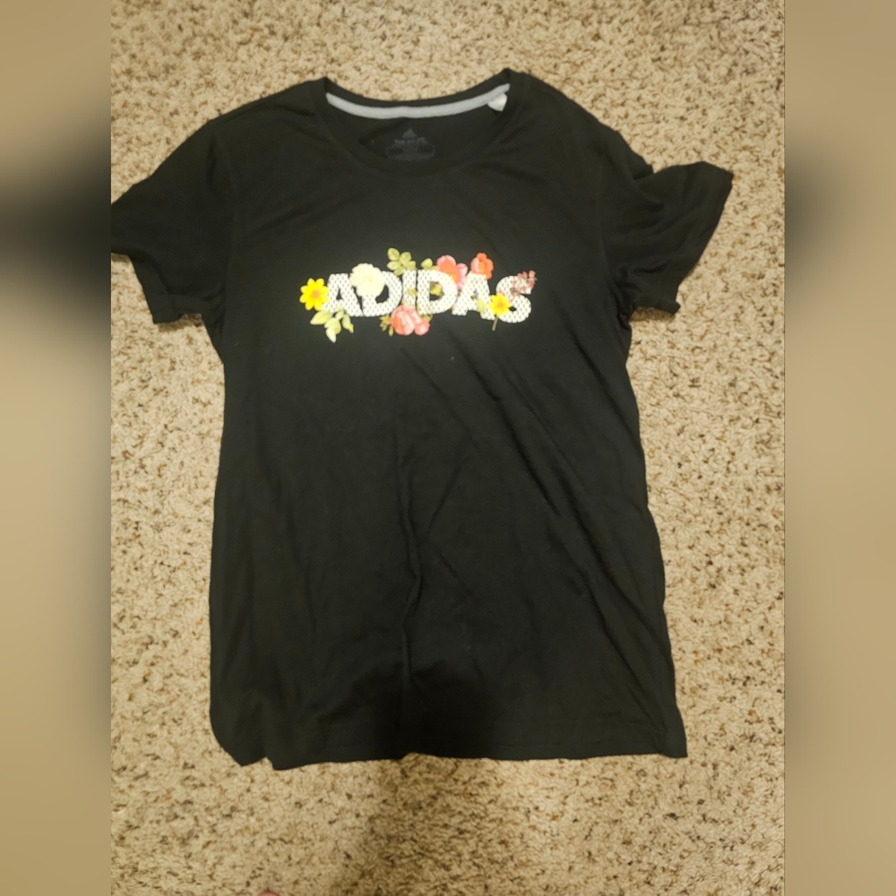 Adidas Floral Logo Graphic Tee – Women’s Medium (Black)